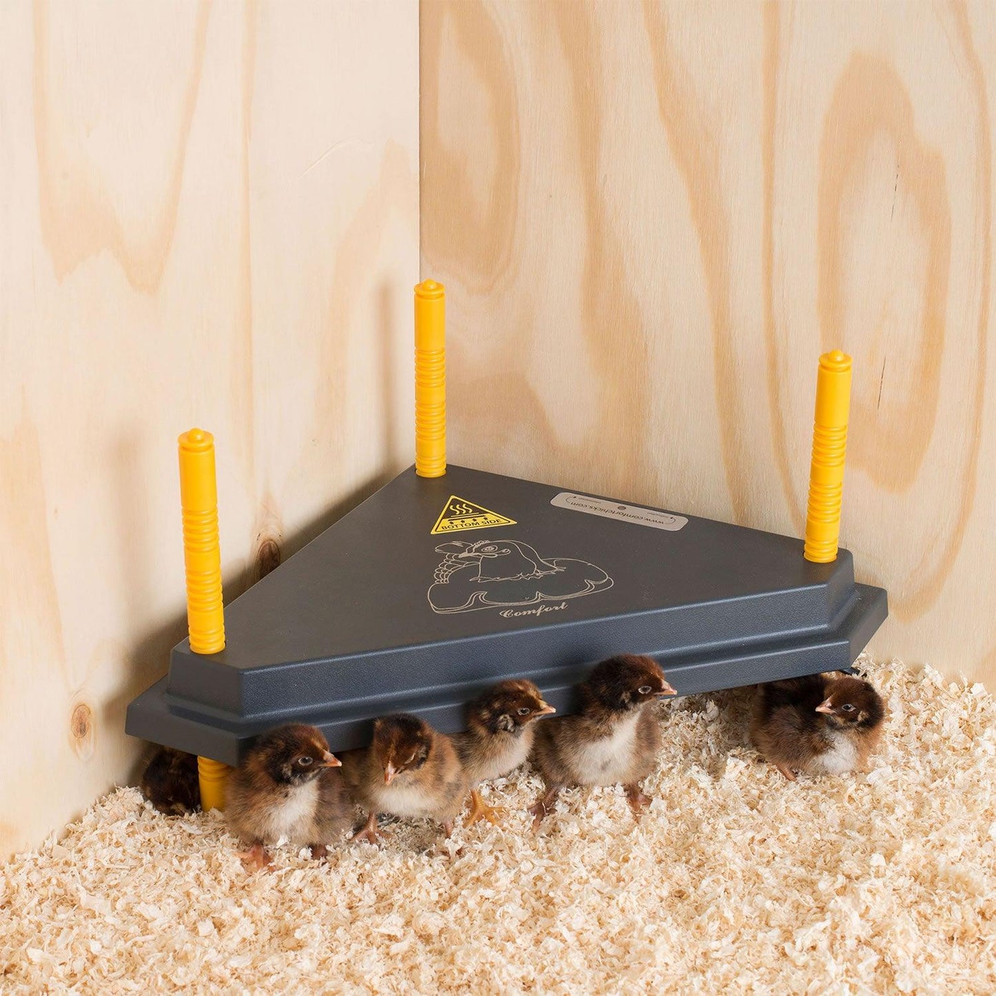 Chicktec Comfort Triangle Corner Brooder Uk 30cm X Black/Yellow - Ormskirk Pets